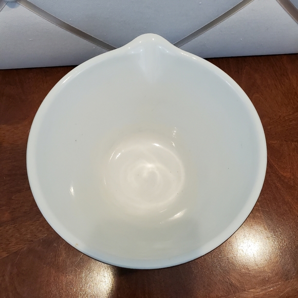 Kitchen Vintage Ceramic Mixing Bowl With Pour Spout Poshmark